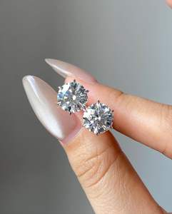 Pendientes de Oro de 14K con Corte Redondo y Moissanita VVS1, Plata de Ley, Cierre a Presión, Regalo de Año Nuevo - Product Image 1