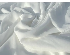 Tissu en mousseline de soie blanche pure légère matériel de mariée pour robes rideaux robe arc drapé pour voitures et sacs - Product Image 1