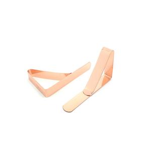 Élevez les tables de mariage avec des ronds de serviette métalliques minimalistes simples faits à la main avec un style de conception occidentale moderne - Product Image 1