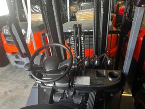 Carrello Elevatore Diesel Toyota Usato 2026 da 3 Tonnellate 4WD con Larghezza Forche 125 mm e Lunghezza Forche 1070 mm per Magazzino e Cantiere - Product Image 3