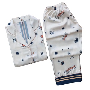 Cuello Moda Satén de seda Varias impresiones Pijamas de secado rápido teñidos lisos OEM/ODM de Vietnam - Product Image 2
