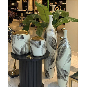 Juego de 4 Jarrones de Flores de Aluminio de Primera Calidad, Diseño Contemporáneo Plateado Brillante, para Decoración de Mesa de Boda, en Diferentes Tamaños - Product Image 3