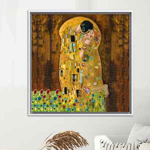 Le baiser de Gustav Klimt : Art sur toile imprimée, symbolisme élégant, TOILE ENCADRÉE BLANCHE - Product Image 1