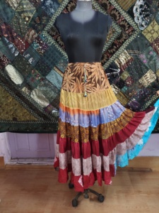 Sari en soie fait à la main indien Vintage bohème imprimé Patchwork femmes couches jupes - Product Image 4