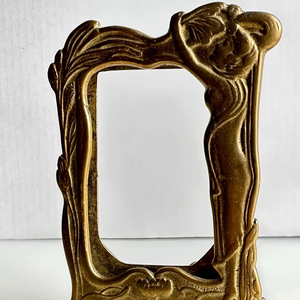 Hermoso marco dorado de diseñador, soporte de imagen decorativo multiusos, pantalla de mesa para fotos, ilustraciones, recuerdos, regalo - Product Image 1