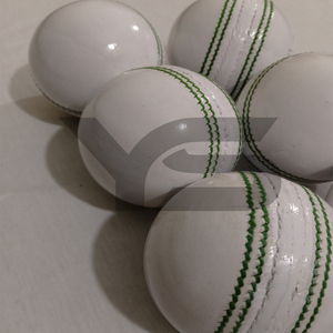 Pelota de Críquet de Cuero Blanco de Alta Calidad, Grado A, Cosida a Mano y Curada para Prácticas en Interiores y Partidos al Aire Libre - Product Image 5