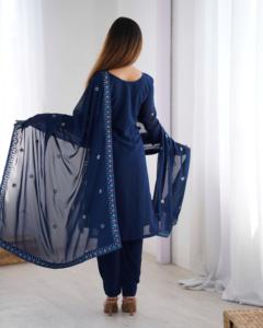 Salwar Kameez moderne à coupe droite pour femmes - Vêtement indien à séchage rapide pour les occasions festives et de fête - Product Image 6