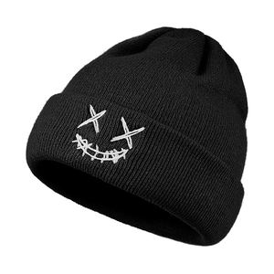 Bonnet tricoté avec logo personnalisé élégant vente en gros bonnet à la mode bonnet chaud d'hiver bonnets brodés pour les acheteurs de boutiques - Product Image 1