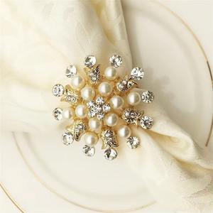 Porte-serviette de luxe au design traditionnel avec accents de cristal pour décoration de table de mariage, fête, hôtel, Inde - Product Image 1