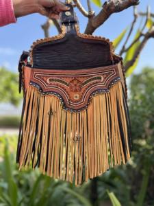 Nuevo Bolso de Mano con Flecos Hecho a Mano por Diseñador, Bolso Bandolera de Cuero Auténtico con Tallado Artesanal, Color Amarillo, Estilo Occidental - Product Image 5