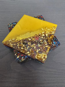 Ensemble de dessous-de-verre carrés de luxe en bois et résine, faits à la main, multi-usages, pour la décoration de la maison, Tradebyd - Product Image 2