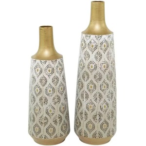 Plain Gold Metal <b>Vase</b> for Elegant Home Decoration Luxury Centerpiece and Stylish Modern or Traditional Floral Display - Product Image 6