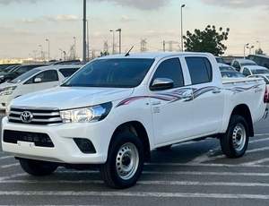 Toyota Hilux GL 2022 2.7L V4 Turbo Automatique 4x4 AWD Pick-up Spécifications GCC Peinture d'origine Taille des pneus R20 Sièges en cuir Dark Patrol - Product Image 3