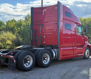 Camión semirremolque Volvo VNL64T760 Sleeper 2021 usado y limpio, listo para enviar - Product Image 2