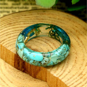 Orecchini a Fascia Floreali Verdi e Trasparenti, Elegante Accessorio a Forma di Fiore - Product Image 2