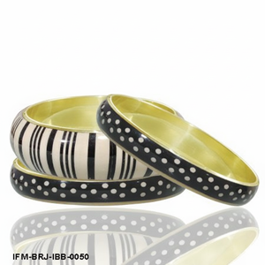 ชุดกำไลข้อมือทองเหลืองทำมือ 3 ชิ้น ลายจุดขาวดำและลายทางเรซิ่น กำไลซ้อนกันได้ ดีไซน์เรขาคณิต เครื่องประดับโดดเด่น - Product Image 5