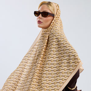 Chal de Seda de Morera 100% Pura de Lujo con Motivo Ecuestre de Cadena y Cinturón, Dobladillo Enrollado a Mano, Multifuncional, Largo - Product Image 3