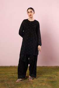 Lawn Summer Collection Hermoso traje Farshi 2 piezas Mujeres usan vestidos casuales Nuevo diseño en la parte superior 2025 - Product Image 4