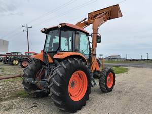   Tracteur M8560 - Puissant, fiable et efficace pour les travaux agricoles lourds - Product Image 4