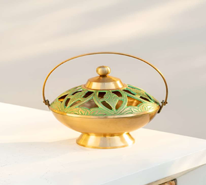 เครื่องอุ่นน้ำมันหอมระเหยเพื่อการตกแต่งบ้านที่หรูหราพื้นผิวเป็นโลหะสีทองมีจำหน่ายในราคาขายส่ง - Product Image 2