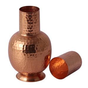 Bouteille en cuivre pur Surahi 1 litre |   Bouteille d'eau en cuivre ayurvédique faite à la main |   Conception traditionnelle de surahi étanche - Product Image 1