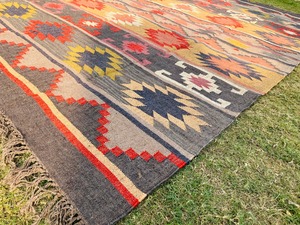 Alfombra de yute de lana hecha a mano de nuevo diseño, decoración de espacio vital minimalista, precios al por mayor, decoración del hogar de la India - Product Image 5