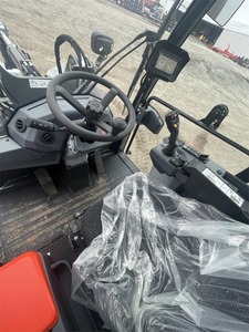 L95 Cargador de rueda delantera Kubota Motor diésel Eaton Cilindro hidráulico y bomba Garantía de 1 año Capacidad de carga de 2-6 toneladas para uso doméstico - Product Image 3