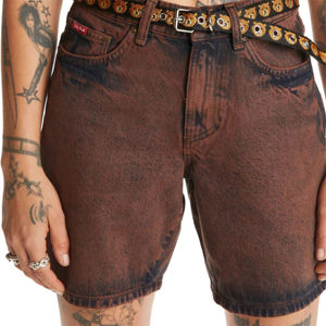 Shorts de Mezclilla Desgastados Color Marrón - Shorts de Mezclilla Rotos Modernos y Cómodos para Hombre y Mujer, Perfectos para Conjuntos Casuales de Verano - Product Image 5