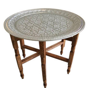 Table en bois finition noyer avec plateau élégant en acier inoxydable pré-fabriqué, de forme et de taille personnalisées pour servir des articles traditionnels - Product Image 1