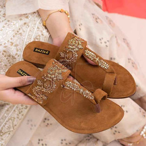 Chappals Kolhapuri légers, imperméables et de haute qualité, avec logo et style personnalisés pour femmes - Product Image 2