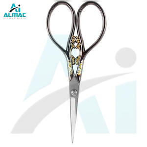 ALMAC Mini ciseaux à broder en acier inoxydable de haute qualité Belle source d'alimentation manuelle au design vintage plaqué or noir - Product Image 2