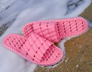 Sandalias Unisex Ligeras de PVC Ecológicas Antideslizantes en Varios Colores para Uso Interior y Exterior Hechas en Turquía - Product Image 3