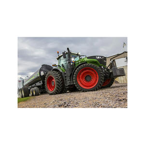 Tracteur intelligent Fendt 1050 Vario disponible pour l'agriculture de précision et les travaux de terrain à haut rendement - Product Image 3