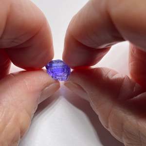 Pierres précieuses naturelles de Tanzanite en vrac - Certifiées IGI, traitées thermiquement, bleues, formes coussin, ovale, poire et goutte, cristal de haute qualité - Product Image 1