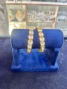 กำไลข้อมือ Kundan สำหรับผู้หญิงเครื่องประดับทองเหลืองและทองแดงอารมณ์โรแมนติกพร้อมไอเดียของขวัญที่สมบูรณ์แบบ - Product Image 3