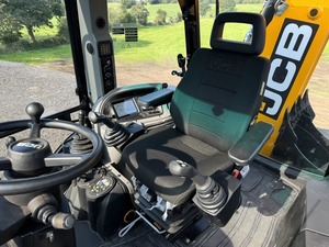 Minicargador JCB 4CX a precio de fábrica, Tractor de troncos, componente de núcleo de rueda delantera usado con bomba de motor y retroexcavadora de rodamientos - Product Image 3