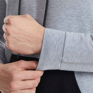 Sudadera con capucha gris Lisa personalizada para hombre Jersey de lana de algodón con paneles negros y bolsillos Ropa de invierno OEM - Product Image 4