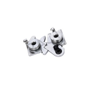 Cierre de Capó RE205602 Compatible con Tractores John Deere 4720 4730 4830 7J 7630 7730 7830 7930 - Product Image 1