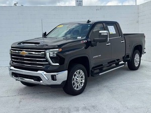 VENTAS EN SUBASTA DE CAMIONES USADOS 2024-4dr C-H-E-V-R-O-L-E-T 2500HD-L-T-Z 4wd - Product Image 4