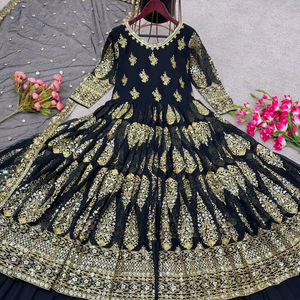 Heavy última fiesta boda desgaste nuevo diseñador Faux Georgette hilo con secuencia bordado trabajo Top y Lehenga con Dupatta - Product Image 1