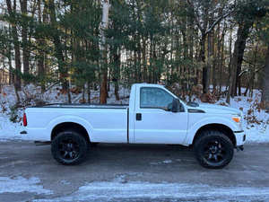 Ford F-250 Super Duty 4x4 XL 2012 d'occasion à prix abordable, cabine régulière 2 portes, benne de 8 pieds, sièges en cuir, caméra de recul, conduite à gauche, toit ouvrant, LED - Product Image 3