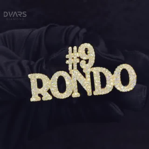 จี้เพชรโมอิสซาไนต์เงินแท้ 925 ชุบโรเดียม สำหรับผู้ชาย ดีไซน์หรูหรา สลักอักษรย่อตามสั่ง พร้อมใบรับรอง รูปทรงกรงเล็บ สไตล์แร็ปเปอร์ - Product Image 5