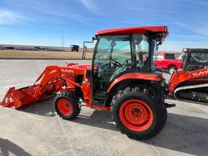 Tractor L3560HSTC-LE 2023 - Tractor Compacto Premium con Cabina, Transmisión Hidrostática y Compatibilidad con Cargador - Product Image 5