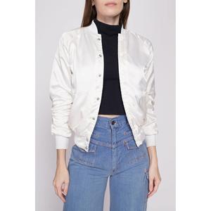 Vestes universitaires pour femmes en Satin de soie personnalisées de haute qualité courtes recadrées taille XL automne imprimé Logos personnalisés bouton approvisionnement en gros - Product Image 6