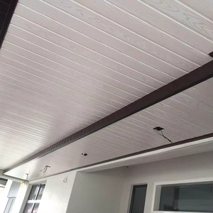 Vente en gros de panneaux muraux en PVC Cielo Raso Carreaux de plafond en PVC pour la décoration intérieure des centres commerciaux, hôtels et salles de banquets - Product Image 1