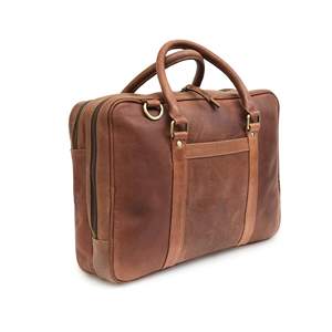 Sac fourre-tout pour ordinateur portable en cuir brun Hunter Matériaux élégants et durables pour la fabrication de bagages et de sacs - Product Image 2