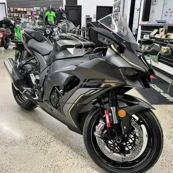 Yeni 2023 Kawasakis Ninja ZX-14 motosiklet için satış