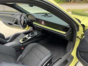 Porsche 911 Carrera T Coupé 2025, 6 vitesses, moteur 6 cylindres en ligne biturbo de 3,0 litres produisant 388 chevaux - Product Image 6