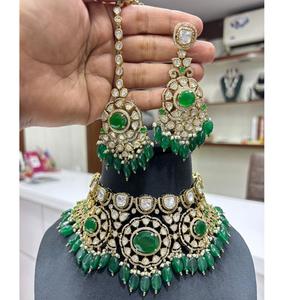 Ensemble de collier et boucles d'oreilles en or plaqué de qualité supérieure avec des perles Kundan, aspect magnifique, pour collection de vêtements de mariage pour femmes - Product Image 2