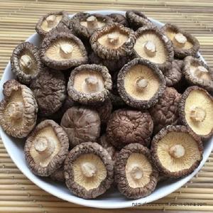 Champignons Shiitake Séchés Naturels Source Cultivés et Sauvages Capuchon Entier Pièces Morchella pour la Transformation des Aliments Bruts Emballé dans un Sac - Product Image 1